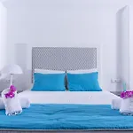 Blue Waves Suites & Apartments