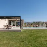 Pnoe Villas - Seafront Experience