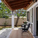 Santos Apartments & Studios