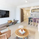 Sunny Sands Seaview Apartment