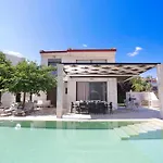 W Villas Halkidiki