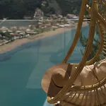 Zeus Throne Suites