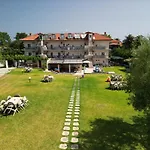 Theramvos Superior Apartments