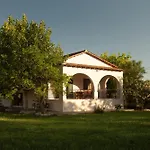 Ostrica Family House