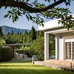 Villa Nefeli With Private Pool By Konnect