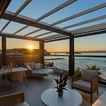 Seagull Luxury Apartment Next To The Sea - By Apokornas Villas