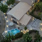 Alexandras\'S Mansion