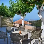 Alexandras\'S Mansion