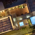 Kaptara Premium Villa, Plunge Pool & Jacuzzis