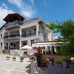 Irene\'S House Kalamitsi
