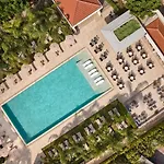 Kyknos Beach Hotel & Bungalows