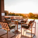 Maravilla Luxury Living