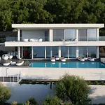 Villa Anax