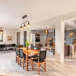 Τraditional Fully Detached Villa On A Luxurious Hillock Of Thessaloniki With Its Own Garden Also For Family & Wedding Gatherings For 10 To 25 People Only 15 Minutes From Airport