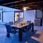 Ferienhaus In Vlycha Beach Mit Privatem Pool Und Herrlicher Aussicht