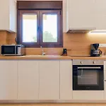 Top Hill Deluxe Maison & Suite, Sea View, Nikiti