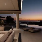 Aerial Villa - Sea & City Gaze With Daily Housekeeping By Etouri