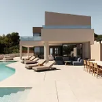 Aerial Villa - Sea & City Gaze With Daily Housekeeping By Etouri