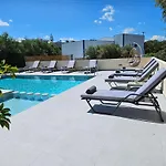 Villa With Private Pool Near To The Sea