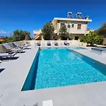 Villa With Private Pool Near To The Sea