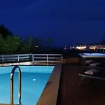 Thearia Maisonette