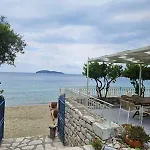 Roula\'S House On The Beach
