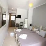 Santa Barbara Lakis Apartments