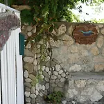 Varagoulis Giannis & Lenas Apartments