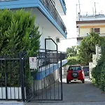 Stavros Rooms And Studios