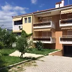 Acanthus Toroni