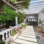 Vista Vaios Rooms & Studios Pension