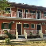 Nikos Apartments