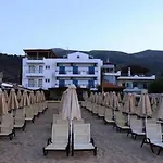Vlachakis Beach