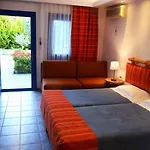 Alexandros Palace And Suites