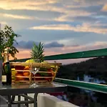 51M² Flat In Vouliagmeni