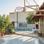 Luxury Villa Karteros