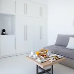 May Seven Suites - Adults Only