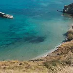 Karavos View - An Artists\' Hideaway Paradise