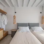 Vienoula\'S Garden Hotel