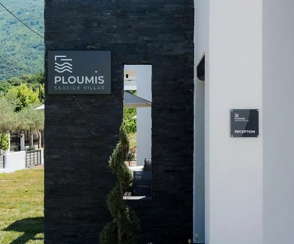 Ploumis Seaside Villas