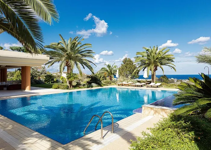 Palm Hill Villa, Royal Retreat, By Thinkvilla