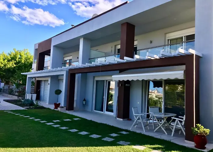 Ellinfos Aparthotel
