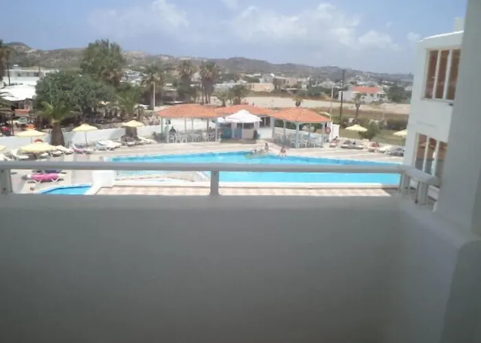 Kamari Bay Hotel