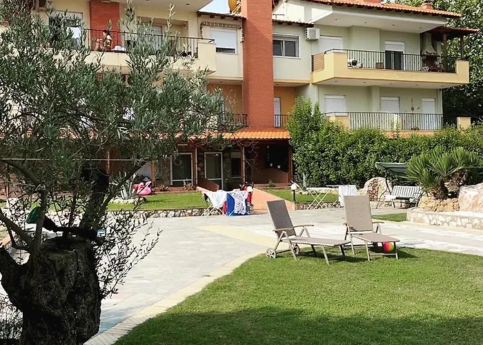 Makis Nest Apart-Hotel