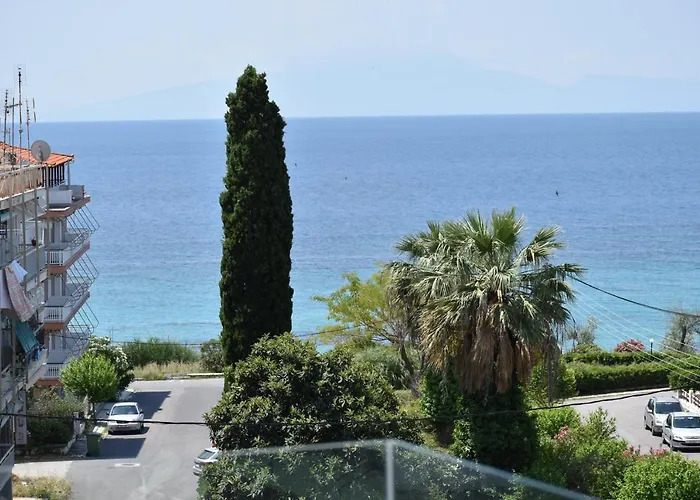 Sea View Luxury Apartment In Nea Kallikratia.