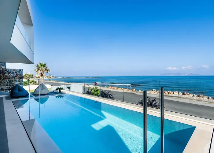 Dia\'S Blue 8 Bedrooms Seafront Villa