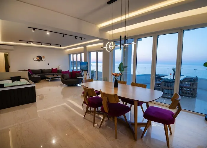 Lost In The View, Luxury Apartment With Seaview