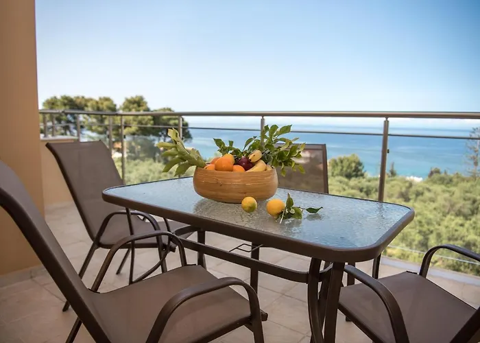 Akrotiri Sea View Suites