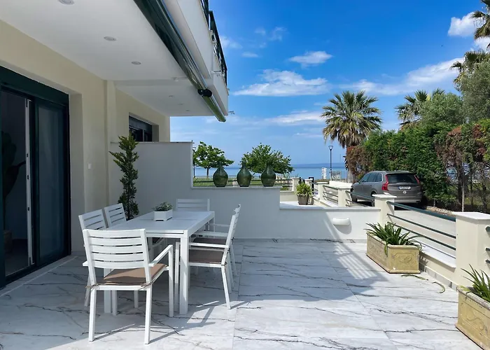 Paradise Overlook - Beachfront Villa Pefkohori