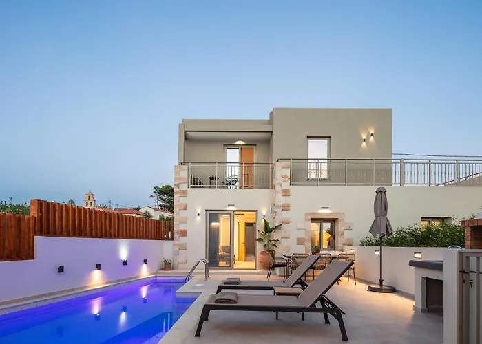Marvelous New Luxury Villa With Heated Pool!